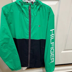 Tommy Hilfiger green and blue Zip-Front Hooded
Nylon Windbreaker Mens Medium